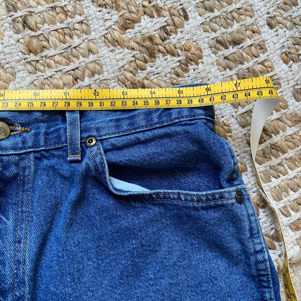 Chic Shorts - Picture 3 of 4